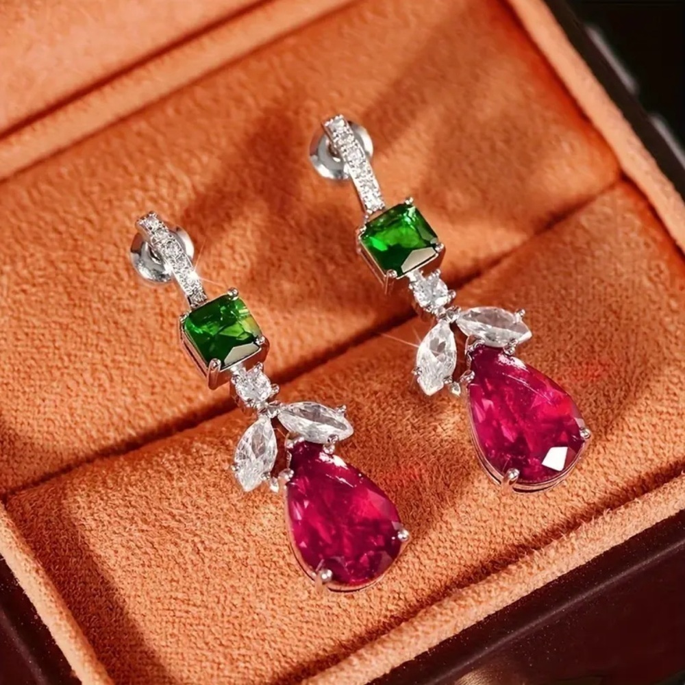 NEW! Elegant Green and Red Drop Earrings. A5-159 - Picture 3 of 6